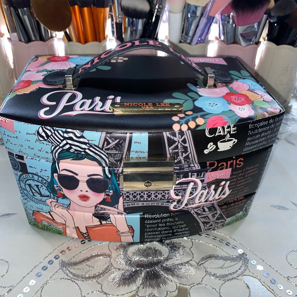 Like New! Nicole Lee Jewelry Case (Paris)